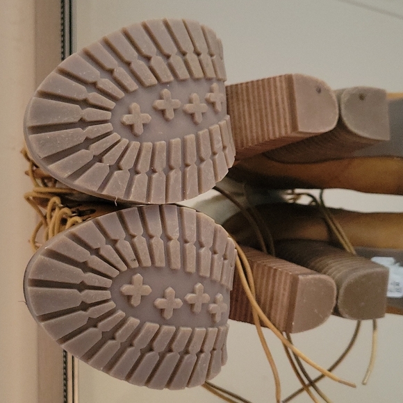 Booties - Picture 4 of 5